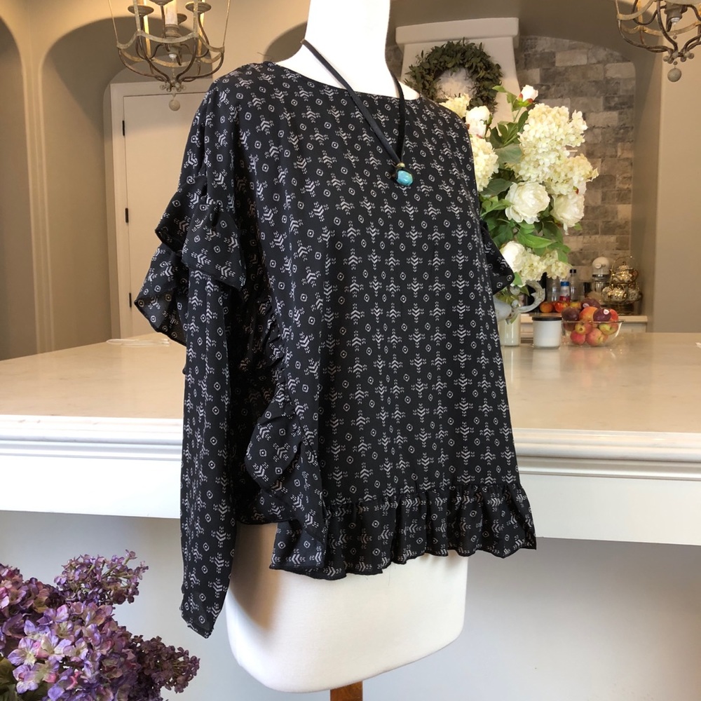 NWT Cupio Black Aztec Ruffle Top
